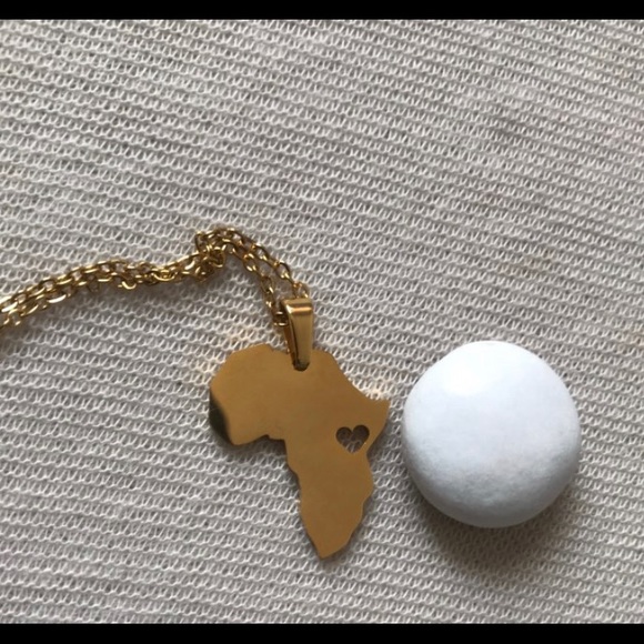iHeart Africa Gold Necklace - Picture 8 of 9